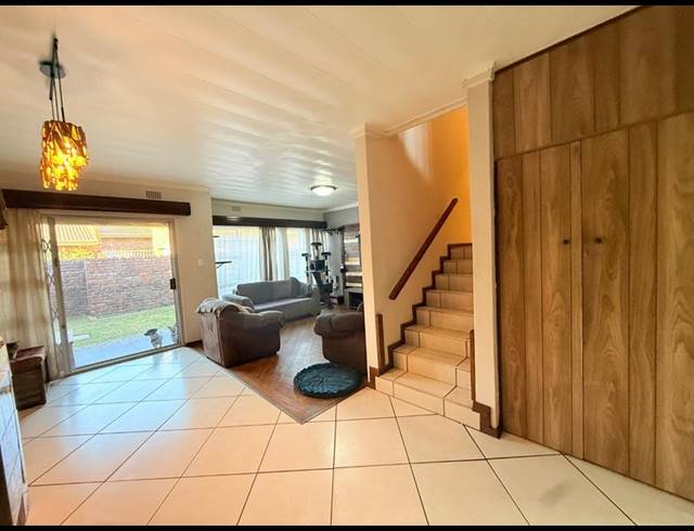 3 BEDROOM TOWNHOUSE FOR SALE IN FLORA GARDENS